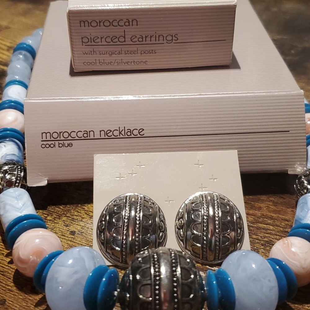 Avon necklace and earrings